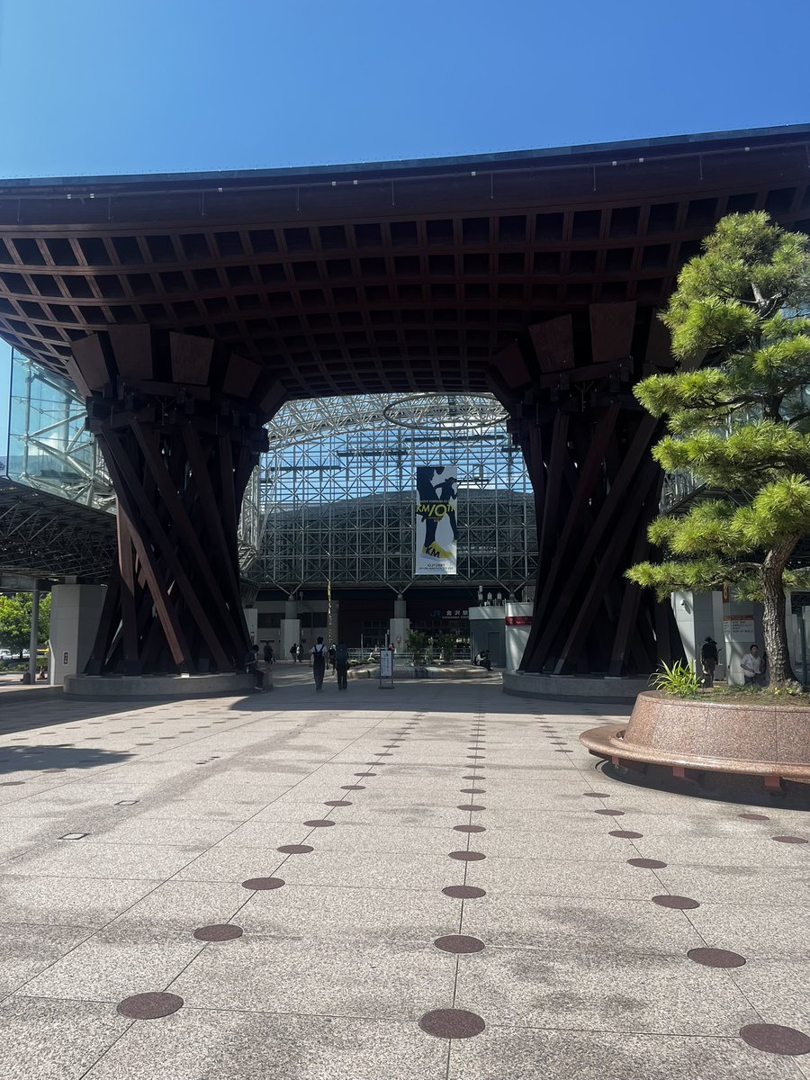 tororo_3737's tweet photo. ずっっと行ってみたかった✨️石川県へ
親子2人旅🥰
大好きなのどぐろ、お魚美味しくて
景色も空気もよくていい所だった
レンタサイクルしてチャリで兼六園行ったw

#金沢旅行 https://t.co/lFIukAAMws