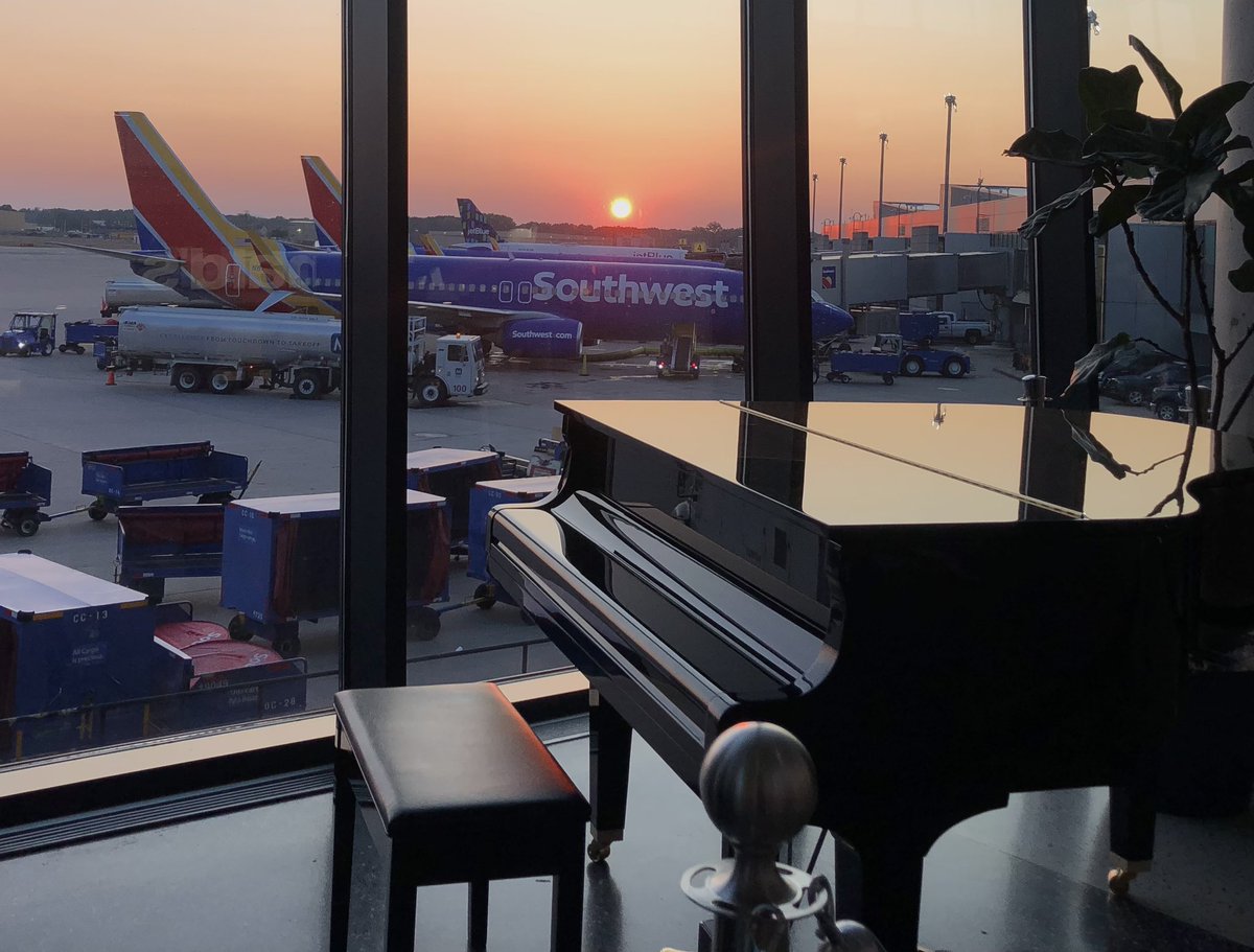 DrRaoPapineni's tweet image. Sunrise serenade - New England to Old Tucson. 

Heading to #RRS2024.

@RRS_RadRes #KUMC #PapineniLABS #Radonc #Oncology #Radiotherapy