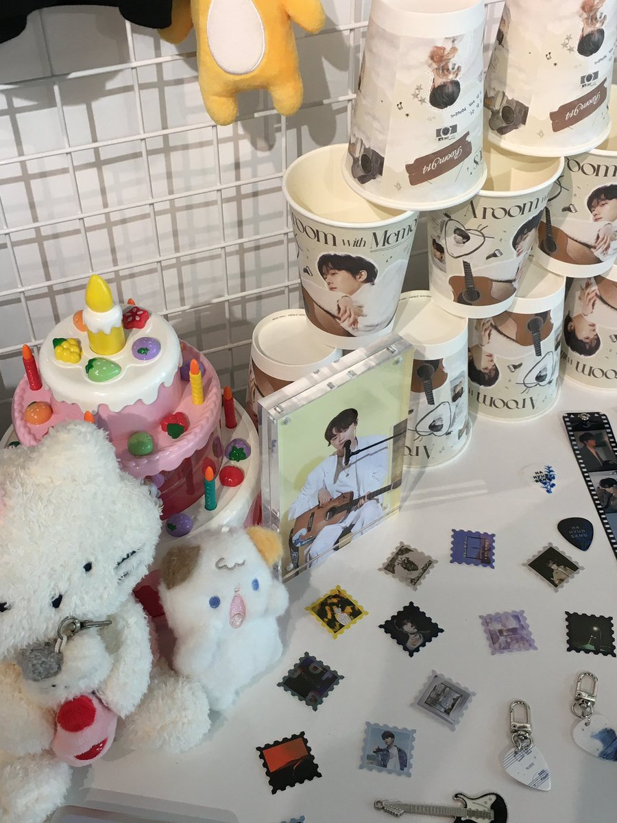 hscuteO914's tweet photo. 생일카페 준비해주셔서 너무 감사드립니다 ◡̈ ღ 
덕분에 행복하고 즐거운 시간 보냈습니다 ღ ღ 

#a_room_with_memories
#현상이의_추억을_담아 https://t.co/zCCKWzNrkV