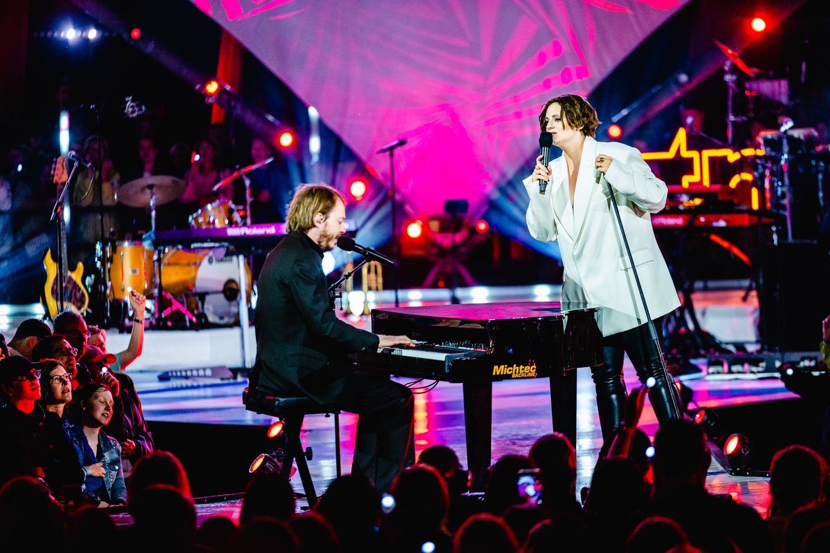 “Daar Gaat Ze”, our way of honouring Clouseau and 40 years of beautiful songs ❤️ youtu.be/jqOwLWAaBns?si…