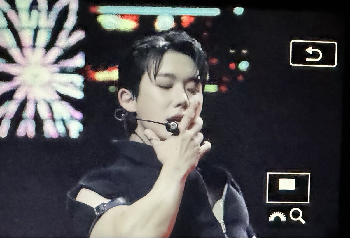 𝙻𝙴𝚃'𝚂 𝙱𝚄𝙽𝙽𝚈 : 렛츠바니 tweet media