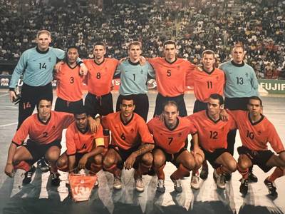 Na 24 jaar keert Oranje terug op het WK Futsal: ‘We gingen onder politiebegeleiding naar de stadions’ dlvr.it/TDDRYd