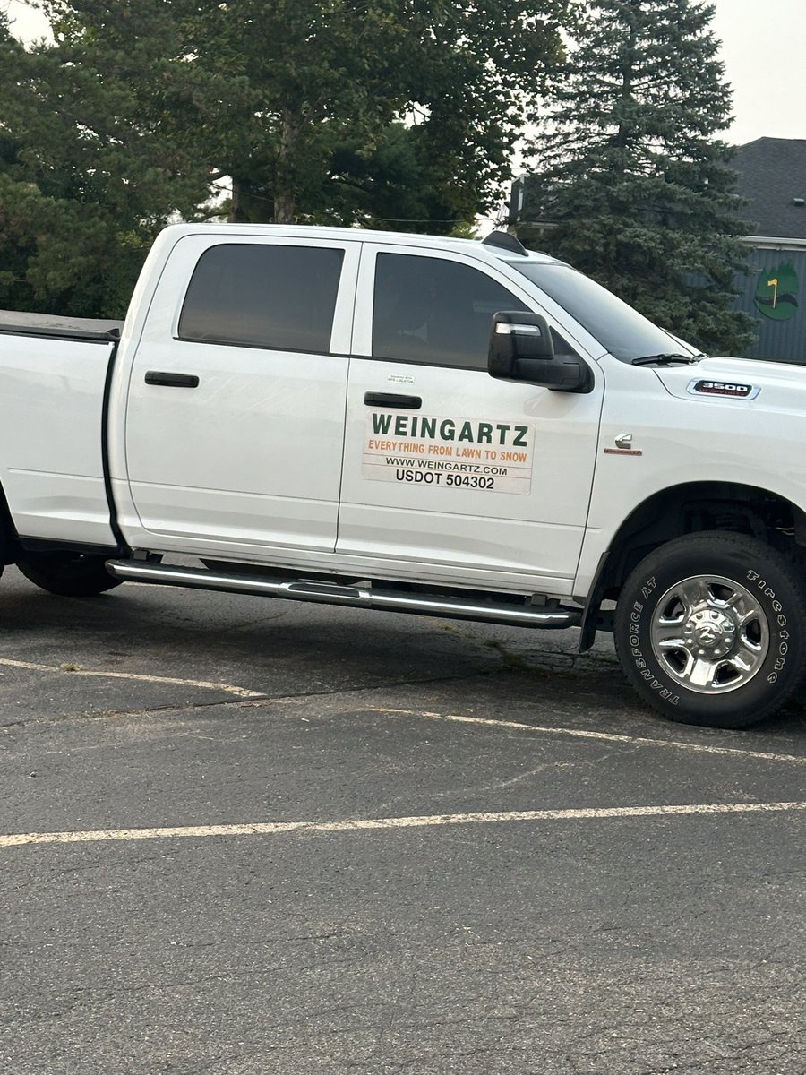 Neighborsunite4's tweet photo. When you head to a golf outing and notice a sponsor from your #walkforthered  @Weingartz https://t.co/VkQW1oCz87