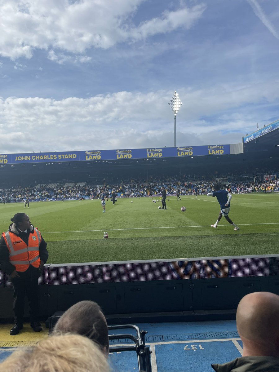 Come on Leeds. Let’s have a win in the September sunshine!! #LeedsUnited #ALAW #lufc #leedsvburnley #MOT