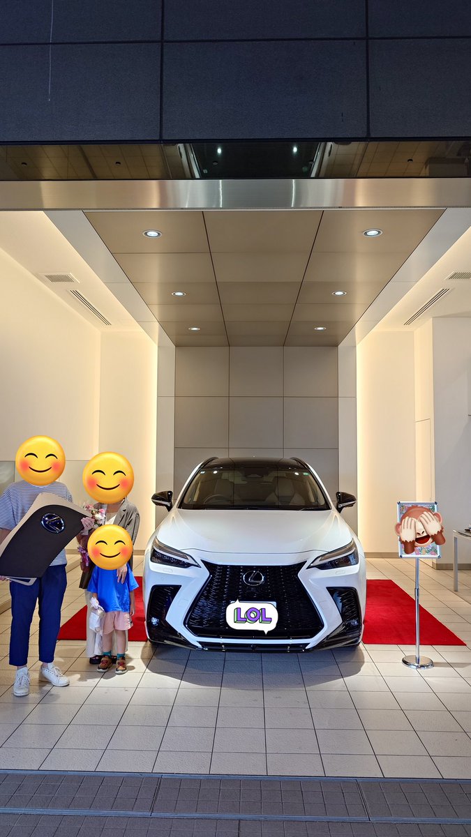 TM19822017's tweet photo. 朝一からディーラーに行き、無事NX納車しました✨
YouTubeで予習していた通りの納車式でテープカットまでさせて頂けました😂
その足で洗車応援団さんに行き、ディーラーで撮れなかった写真を数枚撮り、コーティングに預けました👍️
#レクサス　#NX　 #納車
#洗車応援団 https://t.co/sF69wntQdr