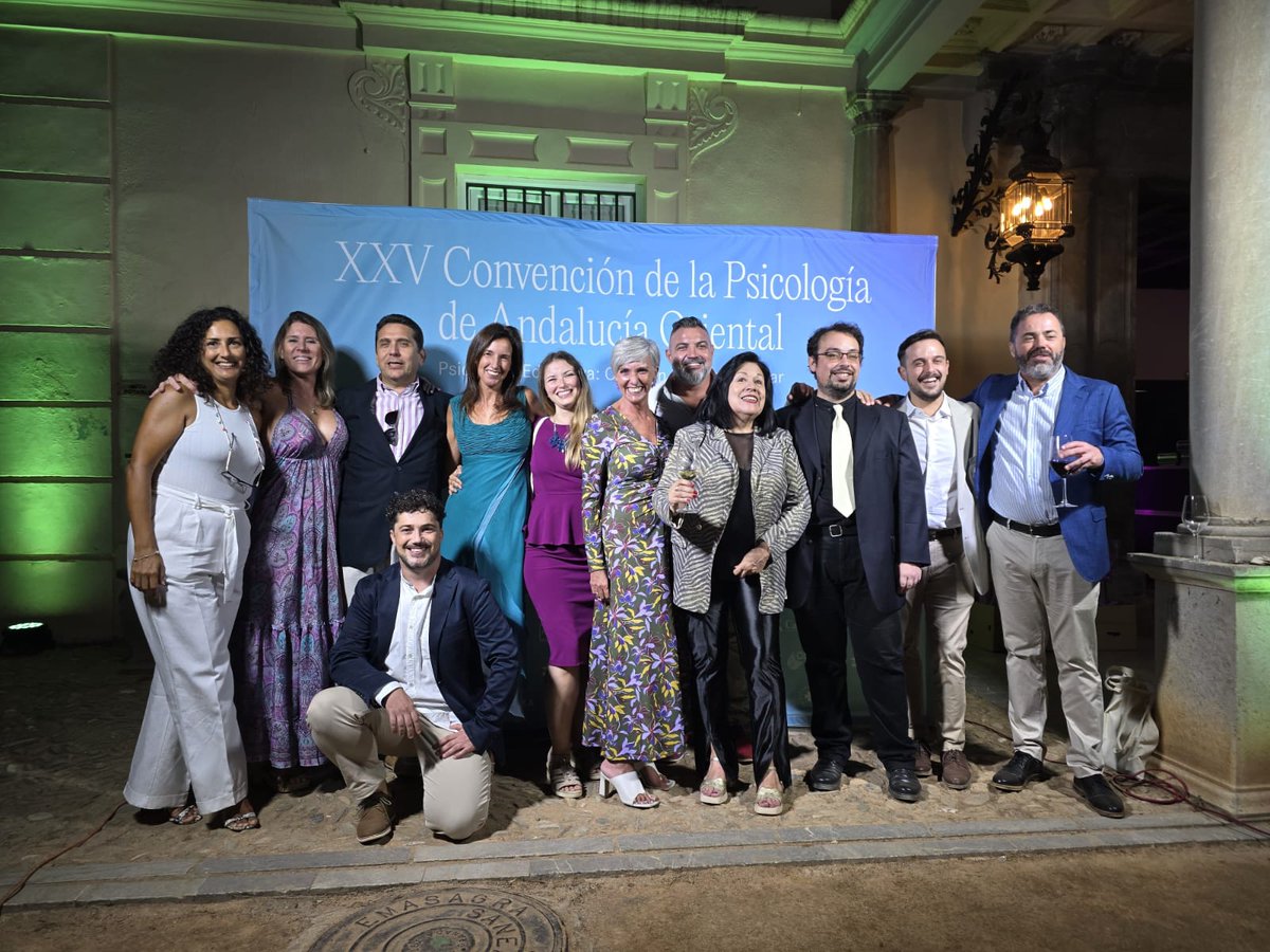 Un gran encuentro con grandes compañeros/as (y mejores personas 💜)

#Convención #Colegio #Psicología #COPAO #GrandesProfesionales #MejoresPersonas