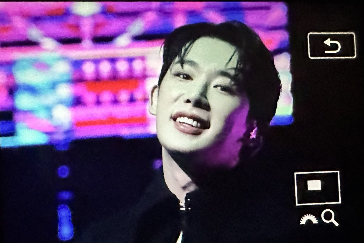 𝙻𝙴𝚃'𝚂 𝙱𝚄𝙽𝙽𝚈 : 렛츠바니 tweet media