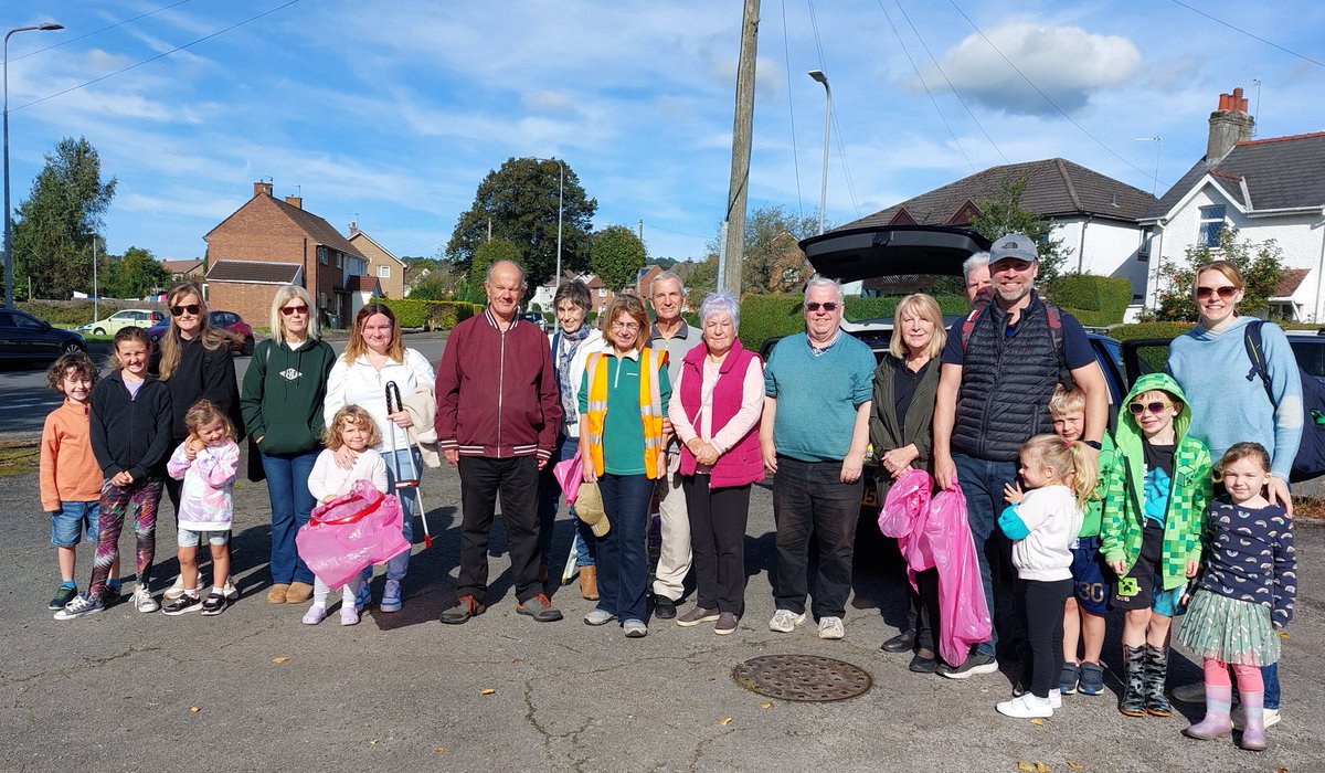 Absolutely stunning turnout for Llanishen Litterpicking this morning - our biggest group to date! A massive thankyou to everyone who has been out with us since we started one year ago, you've helped clear more than 150 bags of rubbish from our community 👏🏽👏🏽👏🏽👏🏽