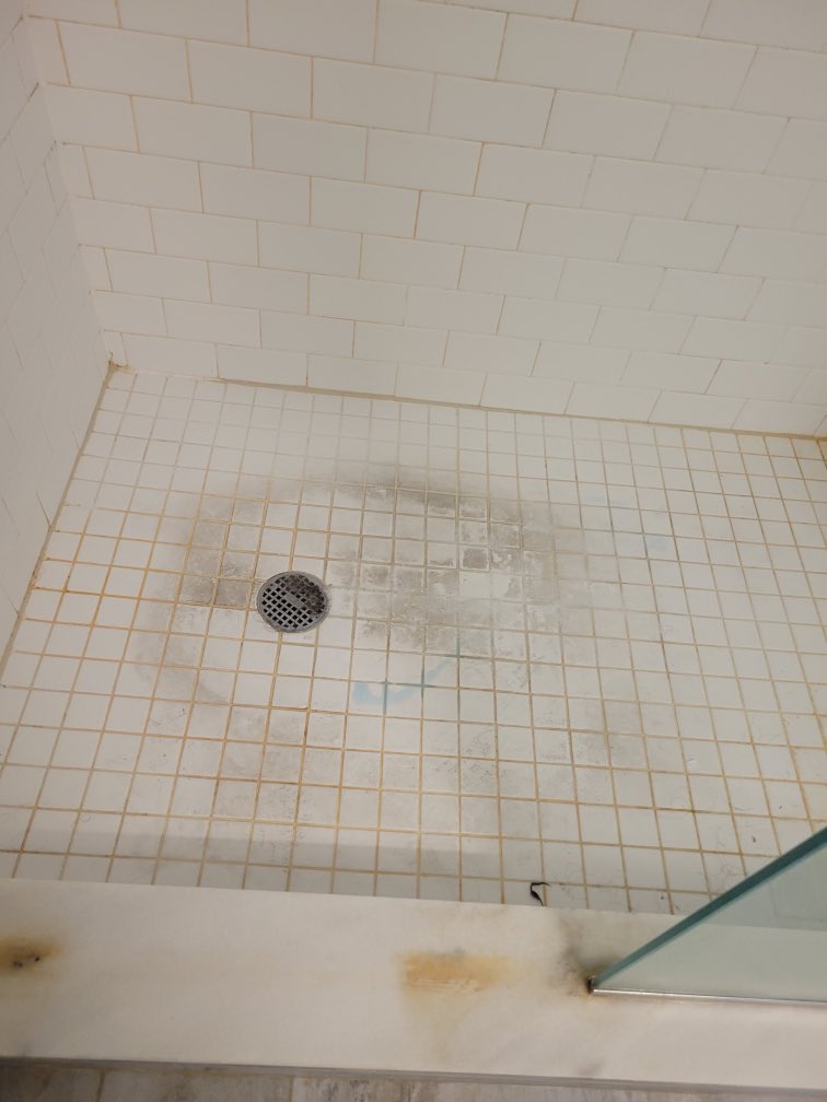 JeevTrika2's tweet photo. $intk Funny hearing $INTK preach about honesty.  Let me guess they will preach another 200 million in revenues.  This is a real picture of how the CEO left his last apartment.  Remotely look like a man making anything close to $200 million? https://t.co/oINId6xHs3