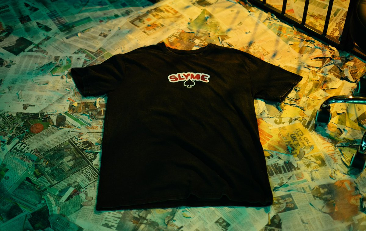 SLYMEclothing's tweet photo. ACE OF SLYME TEE ♠️ 
ONLY AT https://t.co/foZredHX39 https://t.co/HkatnS6wkx
