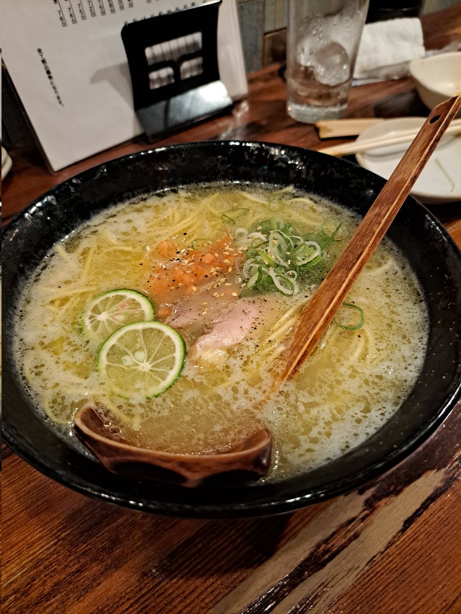 de26poke's tweet photo. 地元の焼き鳥、山崎あったよ
焼き鳥とラーメン旨かった
#HAREBARE https://t.co/QGtwWKqzCD