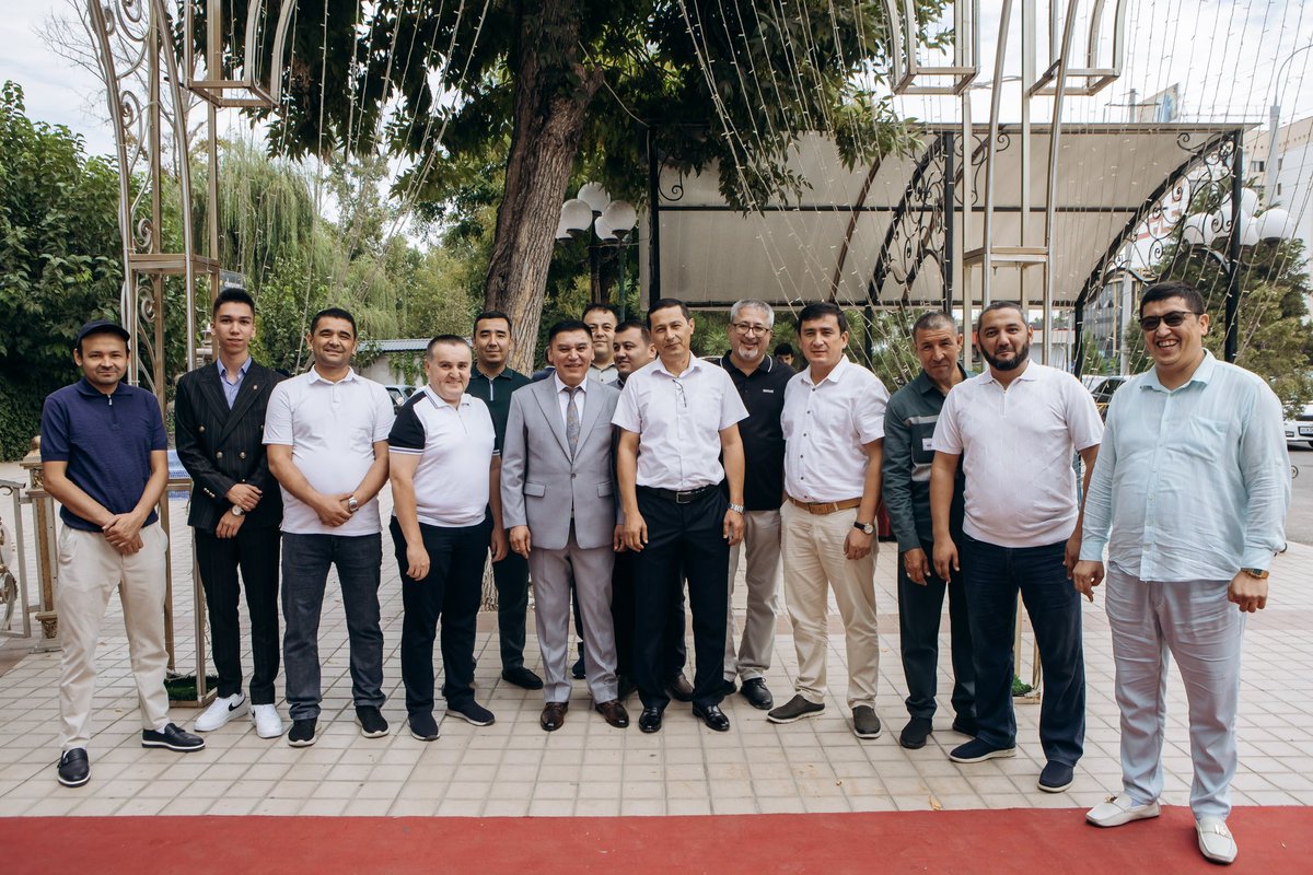 Андтвипл, мен ва ўғлим.
Қадр қилиб келганилар учун рахмат.