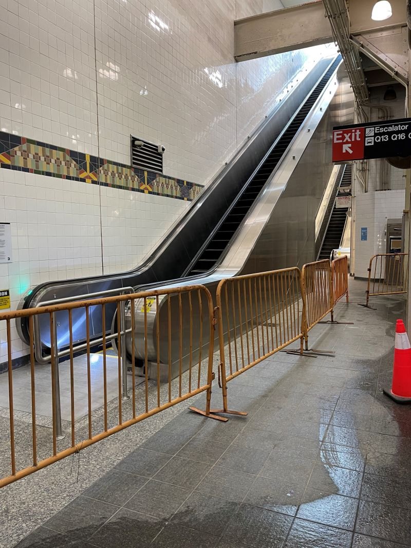 JTrackLLC's tweet photo. Congratulations to the Project Team at our Flushing-Main Street Station Escalator Replacement Project.ย All Three Escalators have been completed and placed into service ahead of schedule! #JTrack #WeKeepThingsMoving https://t.co/wjPIhb3c51