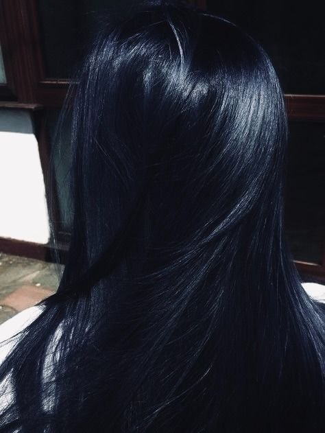 archivedlooks's tweet image. Midnight blue hair