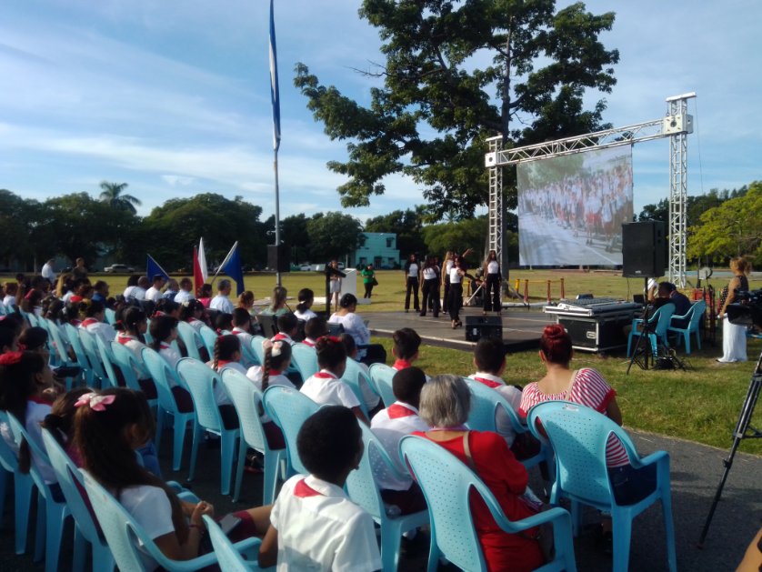 ptpedagogico's tweet photo. Se efectúa en Ciudad Escolar Libertad, acto por su aniversario 65. investigar #PTP #GEMINED #MINED #Educación #EducaciónCuba https://t.co/WPOdoYLAG0