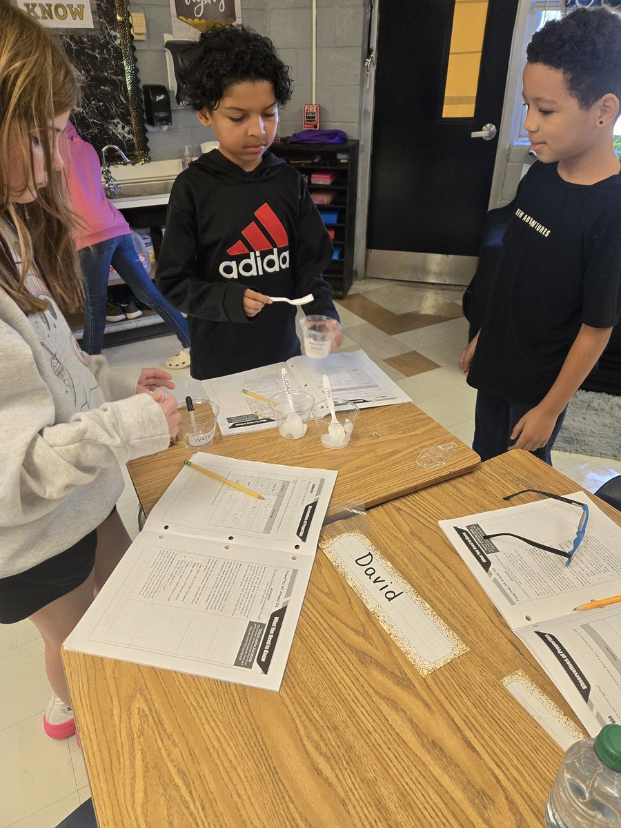 mrs_vanhout's tweet photo. Shout out to Ms. Gwynn’s 5th grade class at @burbankelem40 for having a blast exploring properties of matter! #DiscoverTheMagicofScienceEveryDay @HCS_ScienceDept @HamptonCSchools https://t.co/sufExxuYfl