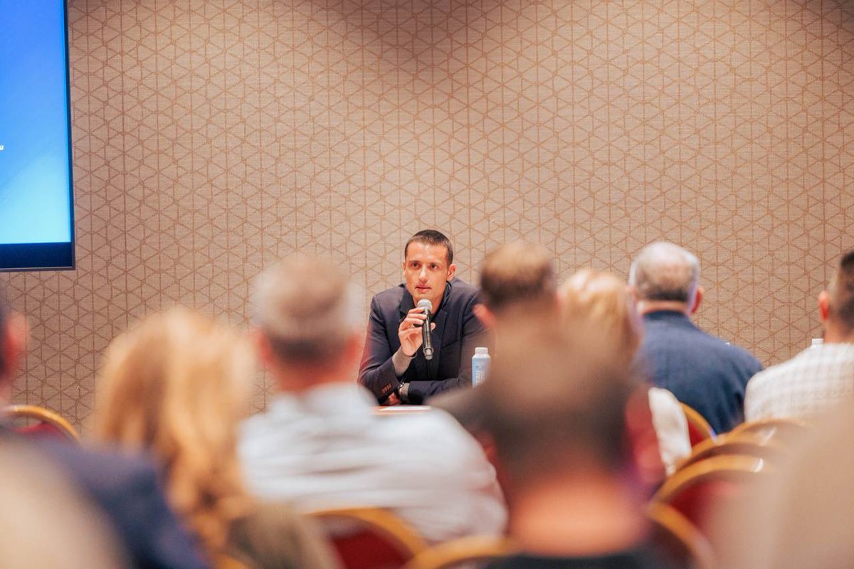 bortolussi5's tweet photo. 🔵 En parallèle du séminaire de rentrée parlementaire, nos élus locaux assistent tout au long du week-end à des conférences de l’#IFOREL !
Face au parti unique, préparons l’alternance pour les prochaines échéances électorales ! https://t.co/IsP4rbY5Q2