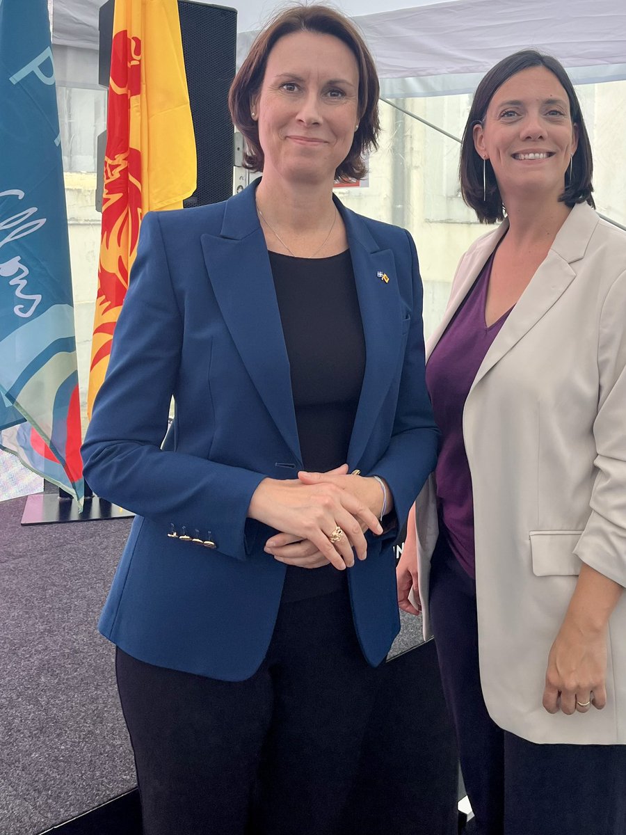 Geneviève Brisson (@genbrisson) on Twitter photo Bonnes fêtes de Wallonie ! Bonès fièsses di Walonîye!
C’est un plaisir renouvelé de retrouver nos amis Wallons à Namur. Longue vie à l’amitié Québec - Wallonie!
<a href="/MRIF_Quebec/">Relations internationales du Québec</a> <a href="/QuebecBeneluxUE/">Québec à Bruxelles</a> <a href="/provincenamur/">Province de Namur</a> <a href="/ParlWallonie/">Parlement de Wallonie</a>
<a href="/FetesDeWallonie/">Fêtes de Wallonie</a> Bonnes fêtes de Wallonie ! Bonès fièsses di Walonîye!
C’est un plaisir renouvelé de retrouver nos amis Wallons à Namur. Longue vie à l’amitié Québec - Wallonie!
<a href="/MRIF_Quebec/">Relations internationales du Québec</a> <a href="/QuebecBeneluxUE/">Québec à Bruxelles</a> <a href="/provincenamur/">Province de Namur</a> <a href="/ParlWallonie/">Parlement de Wallonie</a>
<a href="/FetesDeWallonie/">Fêtes de Wallonie</a>