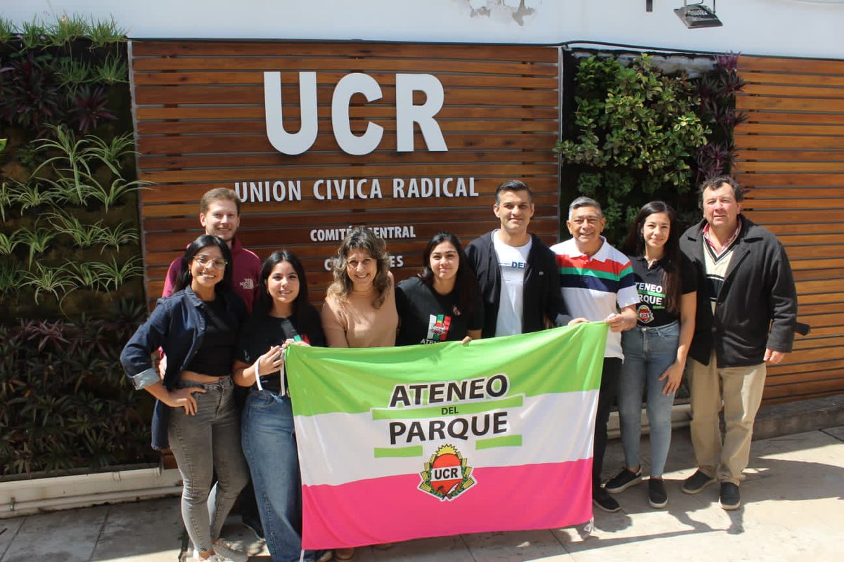 En una mañana muy productiva, aprendimos a trabajar en muebles de MDF y aglomerados en el Comité Central ⛏️.

¡Adelante, qué formarse en oficios es una gran oportunidad! 🤩🇵🇱