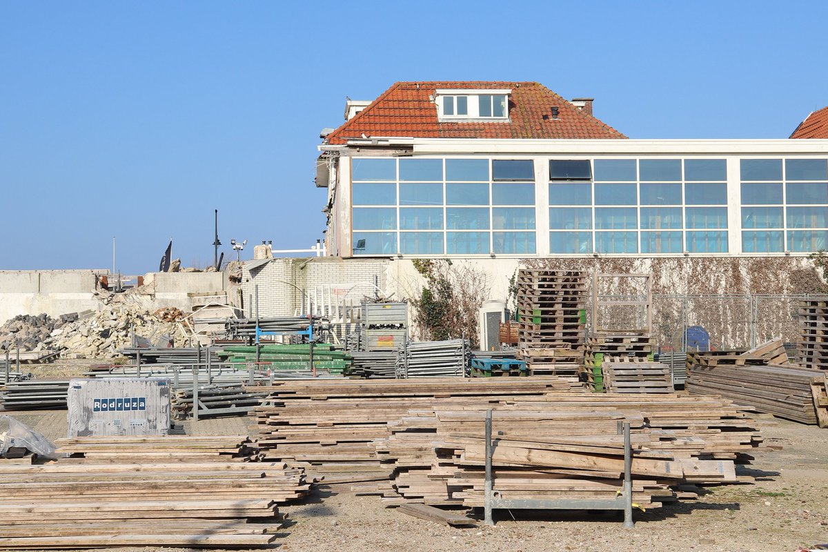 JefKPhotography's tweet photo. A building site and demolition site.
Photography.
#buildingsite #buildingsites #photography #photo #photos #photograph #photographs #picture #pictures https://t.co/jHV735mufi