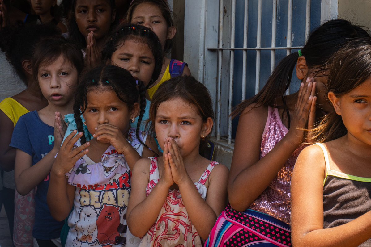 vanessalinaresh's tweet photo. Estuvimos en la parroquia Coquivacoa, Los Pescadores, donde nuestras manos se convirtieron en herramientas de servicio y amor. 🤲🏻 https://t.co/nz1TRuXfTN