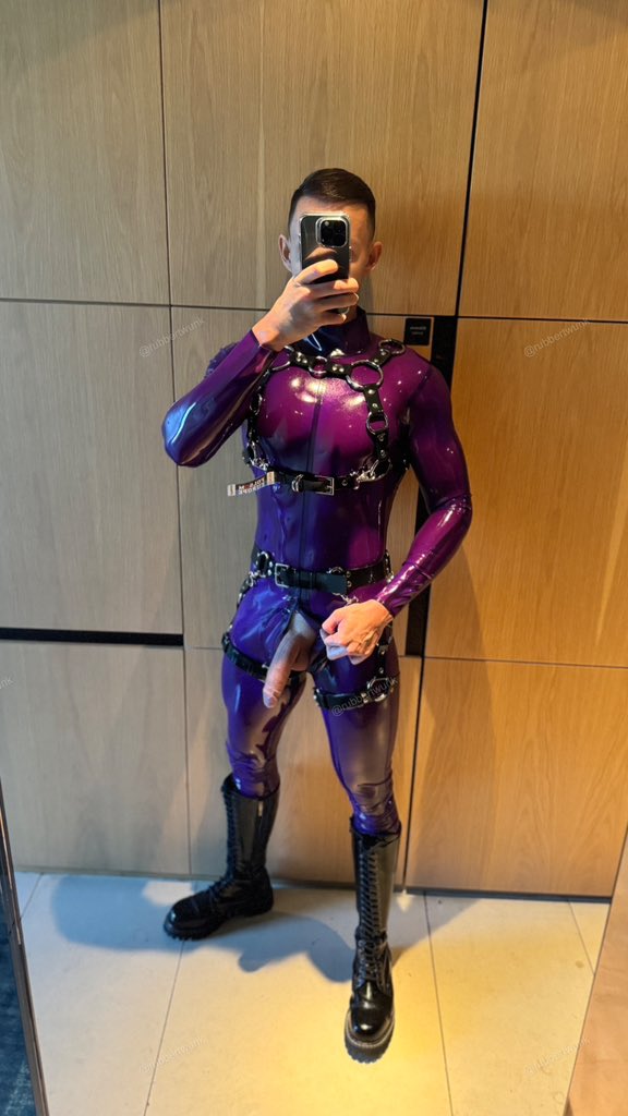 rubbertwunk_2's tweet photo. Nope, you are not seing double, there are 2 🍆 in this pic. 😈 https://t.co/5jeVkQCA2j