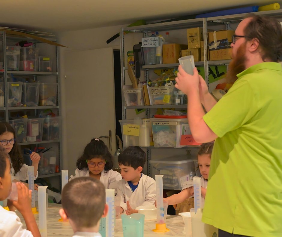 EFKCorp's tweet image. Slime alert!🧪

In the 1970s, scientists accidentally created slime while experimenting. It was so cool that everyone started loving its squishy, stretchy fun!  So when you play with slime, you’re enjoying a bit of science history.

#EngineeringForKids #Slime