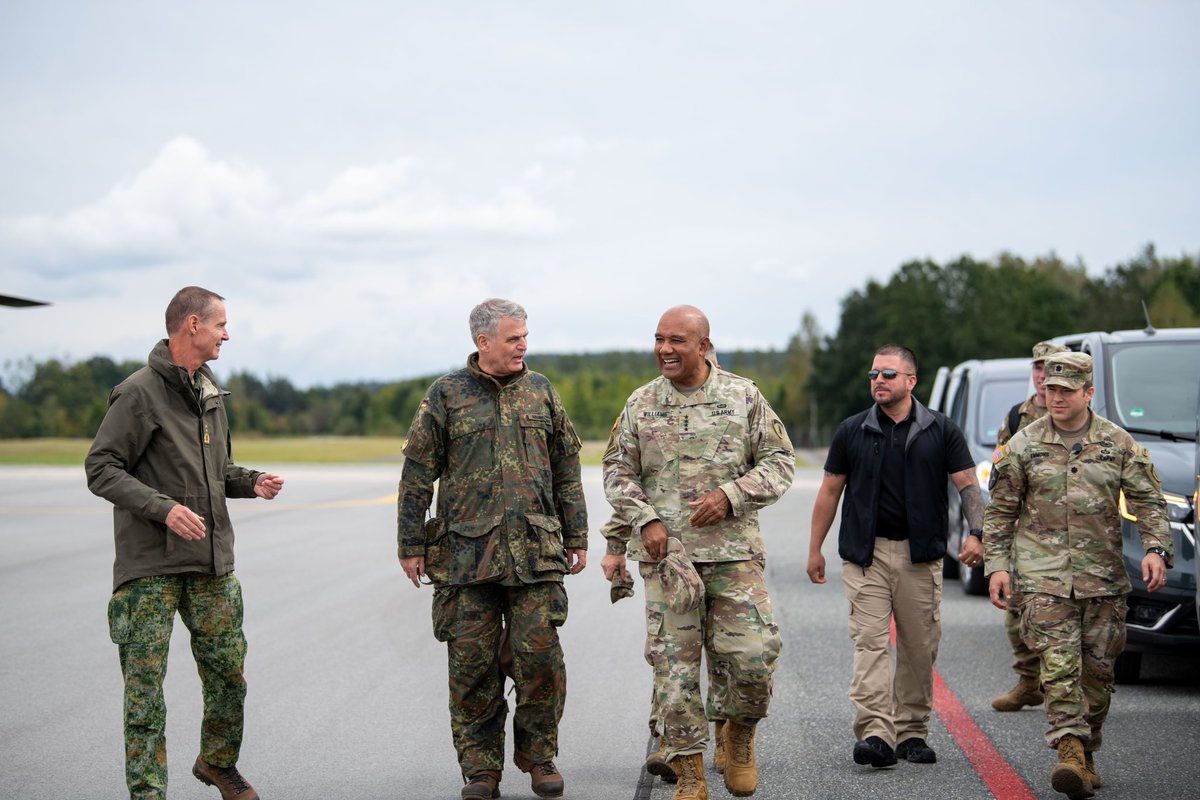 I had the unexpected pleasure of crossing paths with COM USAREUR-AF, Gen. Darryl A. Williams, on the airfield in Grafenwöhr. We were both there to visit our soldiers. A brief but great moment to connect and reaffirm our strong alliance! #togetherstrong #NATO