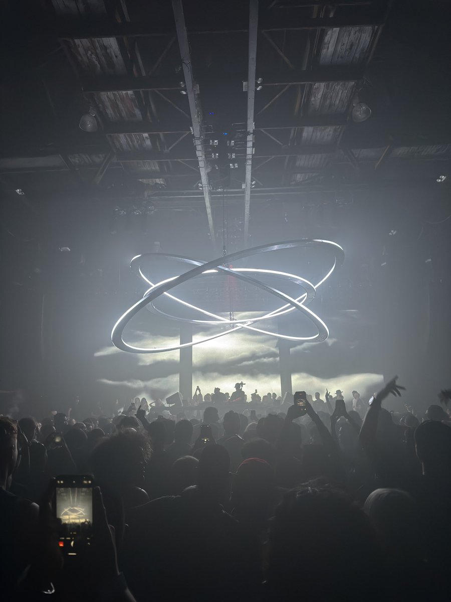 danielromeohh's tweet photo. Scenes last night for #mindagainst in #Brooklyn https://t.co/cwNSbdVEen