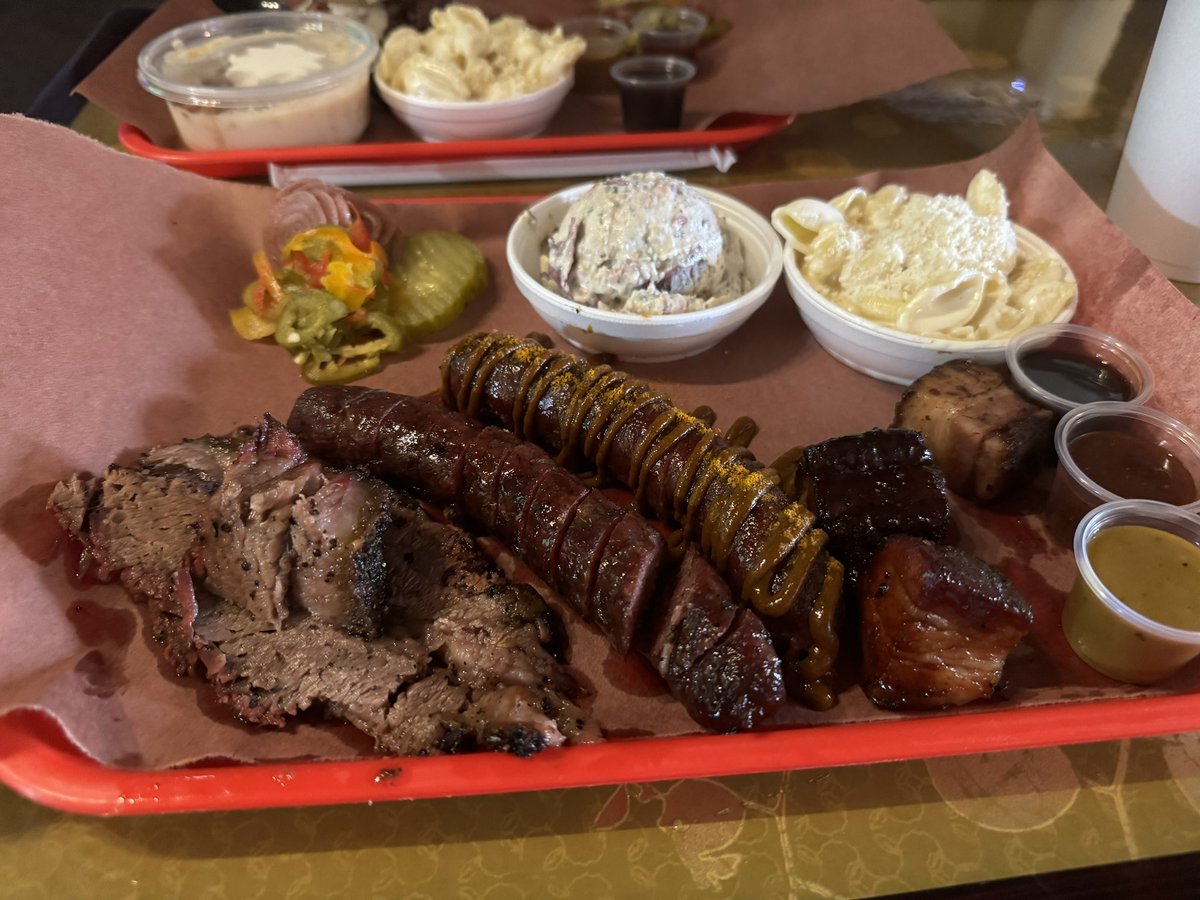KFlahertyKU's tweet photo. .@chefjbbq hitting it out of the park, like always. https://t.co/5loJpzuZ9b