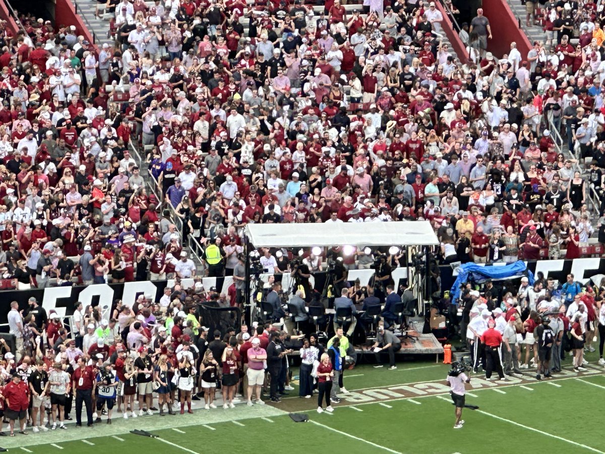 kimemmet's tweet image. Squint and you can see the President of #TayvisNation @PatMcAfeeShow and @CollegeGameDay at the WillyB #GoGamecocks !