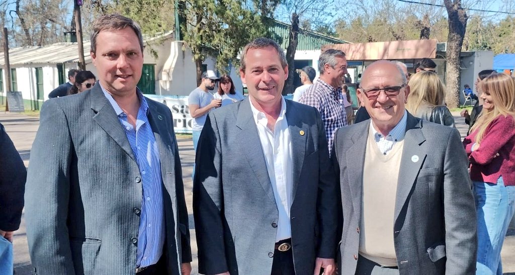El presidente de CRA, Carlos Castagnani, participó en la inauguración oficial de la 85° Expo Rural de Pergamino, acompañado por Pablo Ginestet, secretario de <a href="/CARBAP_ARG/">CARBAP</a> y Pedro Jacquelin, presidente de la Sociedad Rural local. 

#SomosCRA