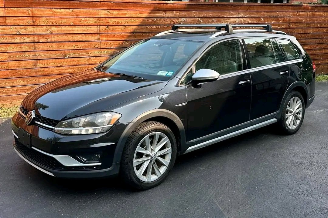 LockyIce's tweet image. 2018 Volkswagen Golf Alltrack SE
Price $8500
Down payment $2000
Make
Volkswagen
Model
Golf
Mileage
141,800
VIN
3VWH17AUXJM757624
Engine
1.8L Turbocharged I4
Drivetrain
4WD/AWD
Transmission
Automatic (6-Speed)
Exterior Color
Deep Black Pearl Metallic
Call 
3038357676