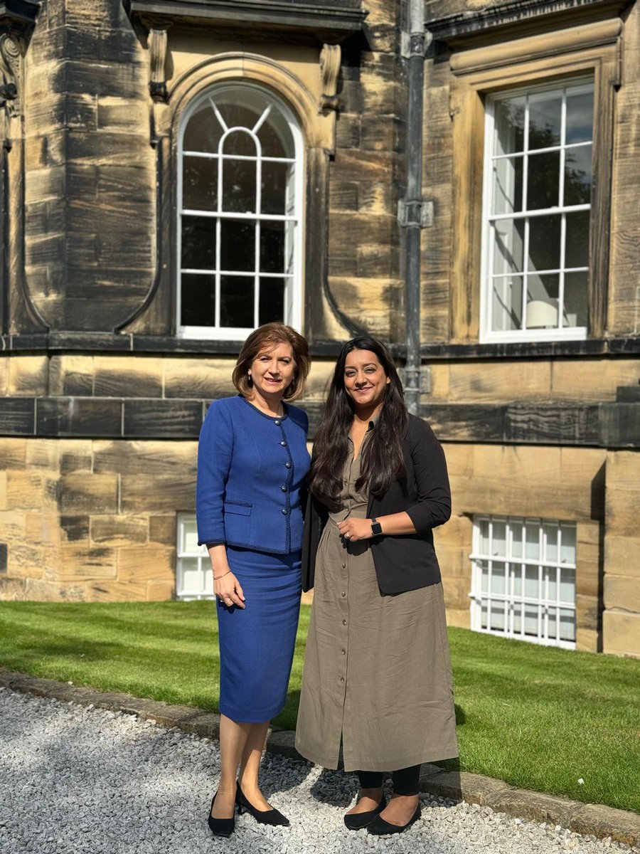 Laura Popescu (@laurapopescumfa) on Twitter photo While in Leeds,constructive talks w/<a href="/CllrSalmaArif/">Salma Arif</a>&members of the Leeds City Council,West Yorkshire Police,NGOs&schools,w/General Consul Nicoleta Teodorovici&Honorary Consul Annemarie Vișoianu-Kanatas.
We discussed about the🇷🇴community in Leeds&ways of strengthening cooperation. While in Leeds,constructive talks w/<a href="/CllrSalmaArif/">Salma Arif</a>&members of the Leeds City Council,West Yorkshire Police,NGOs&schools,w/General Consul Nicoleta Teodorovici&Honorary Consul Annemarie Vișoianu-Kanatas.
We discussed about the🇷🇴community in Leeds&ways of strengthening cooperation.