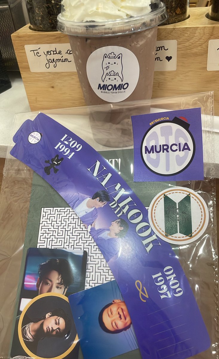 koowitheuphoria's tweet photo. Namkook day en Miomio Bubble Tea organizado por @ btsmurcia (instagram) y colabora @Jungkook_Spain_
Gracias por organizar este evento ๐ฅนโค๏ธโ๐ฉน
#HappyJKDay #HappyNamjoonDay #NamKookDay
#BTS #Army https://t.co/6JR6V0cEj3