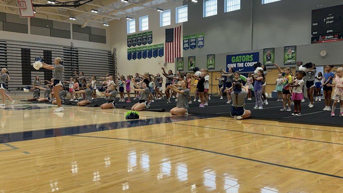 Green Level Cheer and Stunt tweet media