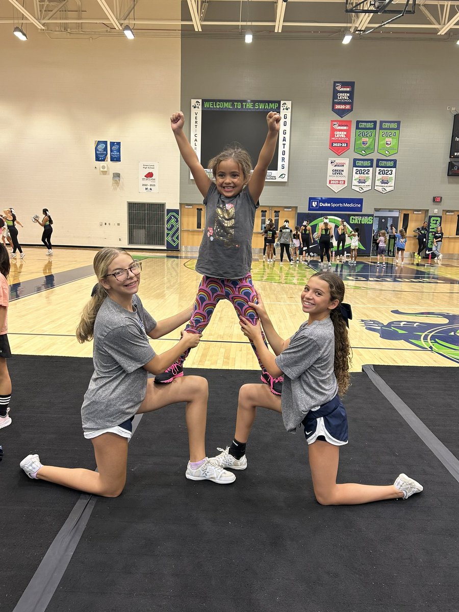 Green Level Cheer and Stunt tweet media