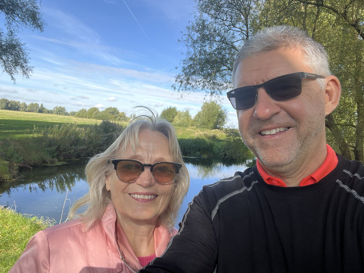 DrDaveSmithUK's tweet photo. Celebrating our anniversary- 39 years of very happy marriage- very grateful to the Lord and each other! https://t.co/tkIeF1NHzU