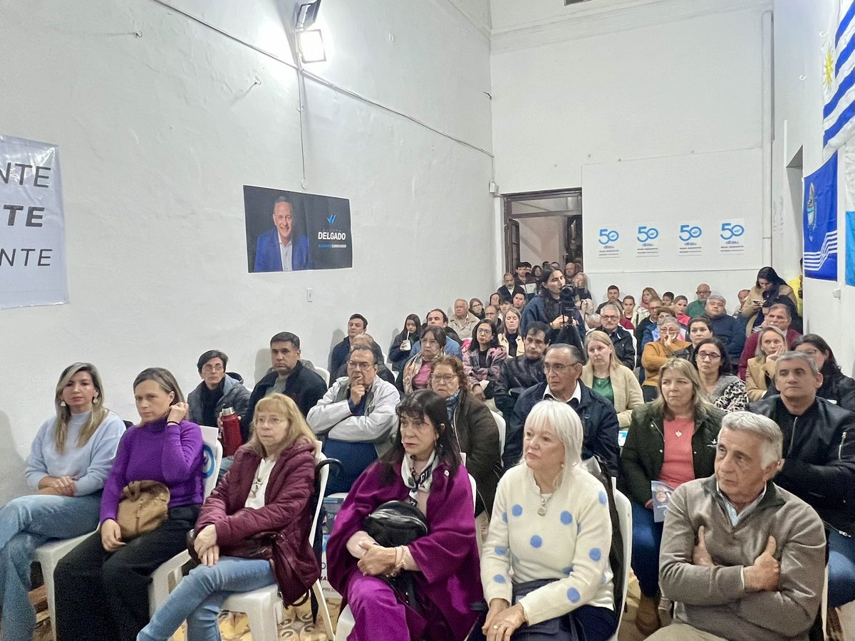 Otro gran plenario con alegría y entusiasmo de <a href="/Lista50/">Lista 50 Salto</a> rumbo al 27 de Octubre.

Junto a <a href="/CarlosAlbisu/">Carlos Albisu</a> <a href="/facumarziotte/">Facundo Marziotte</a> Elsita García da Rosa y toda la familia de la 50, estamos prontos para defender este Gobierno Nacional y conquistar la diputación por Salto

#CreciendoJuntos ⚪🔵