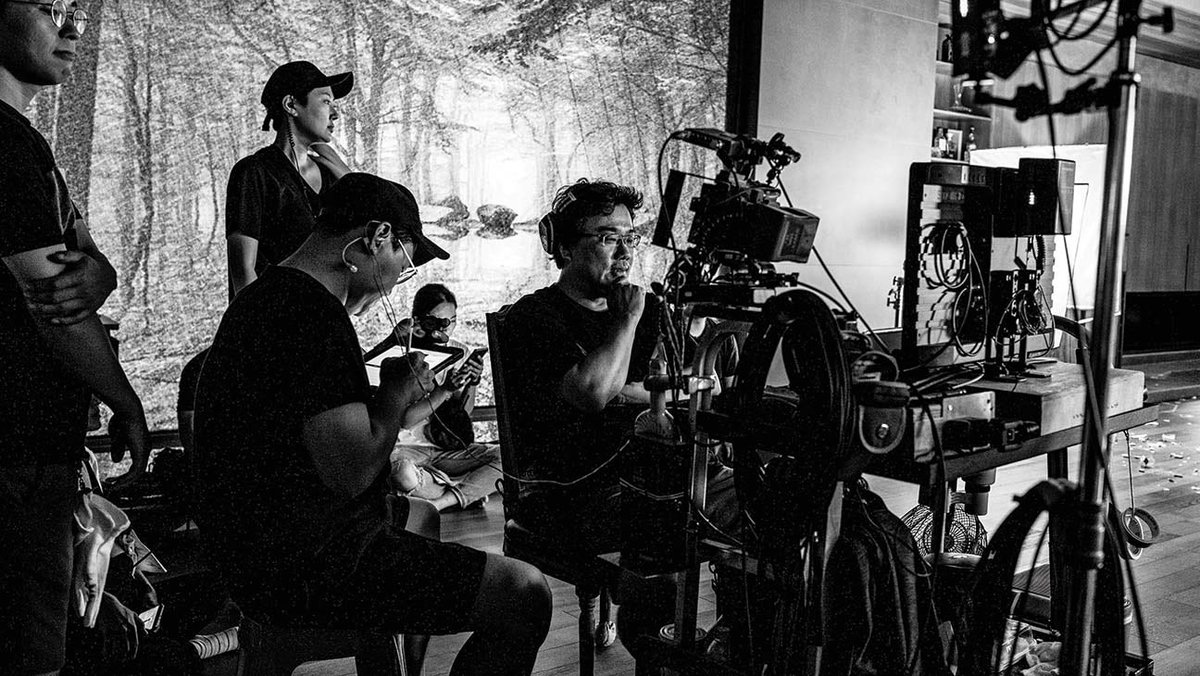 neonrated's tweet photo. “Once you overcome the 1-inch-tall barrier of subtitles, you will be introduced to so many more amazing films.”

Happy Birthday, Bong Joon Ho!

📸: Behind the scenes on MEMORIES OF MURDER and PARASITE. https://t.co/8QvbA40Ype