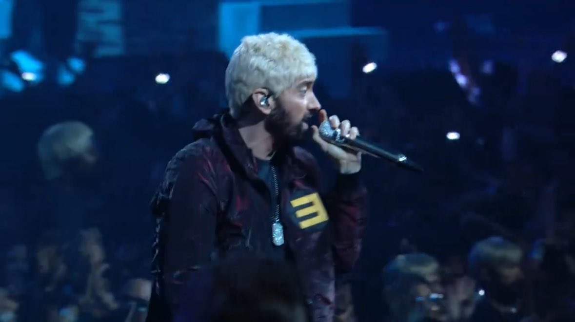 Pretty cool to see <a href="/Eminem/">Marshall Mathers</a> repping the new <a href="/BorderWallets/">Border Wallets</a> hoodie on MTV.

👀