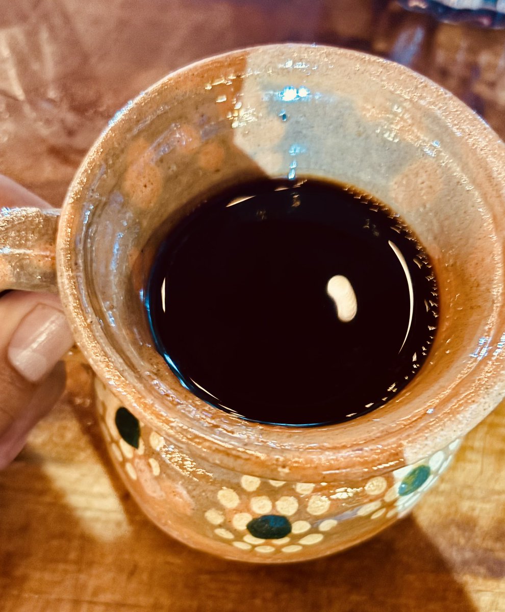 #FelizSábado mis #CoffeeLovers. Disfrutando mi café de olla y de una increíble entrevista a un ídolo de la lucha libre en México y el mundo: El Hijo del Santo, por la gran conductora <a href="/janettarceo/">Janett Arceo</a> en <a href="/Radio_Formula/">Grupo Fórmula</a>.