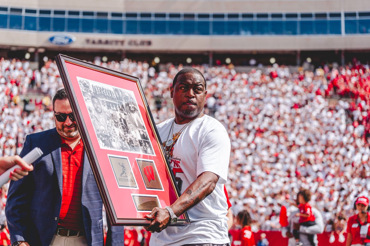 Wisconsin Football tweet media