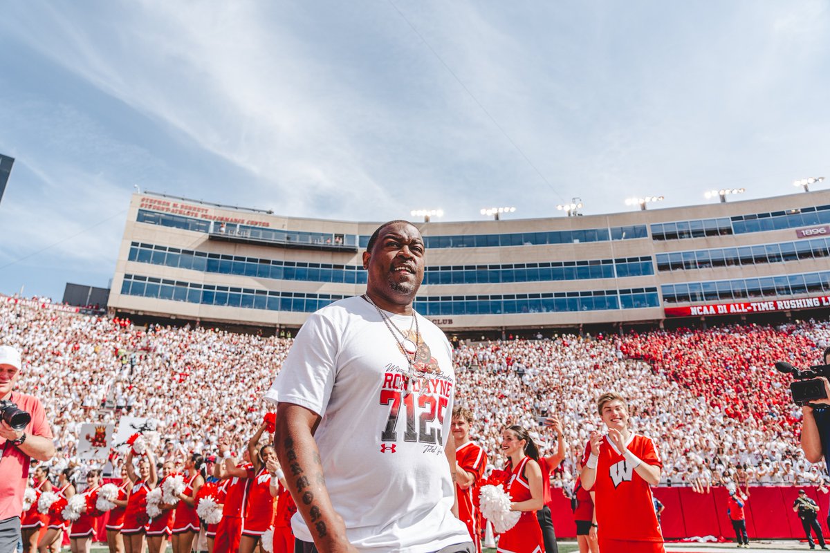 Wisconsin Football tweet media