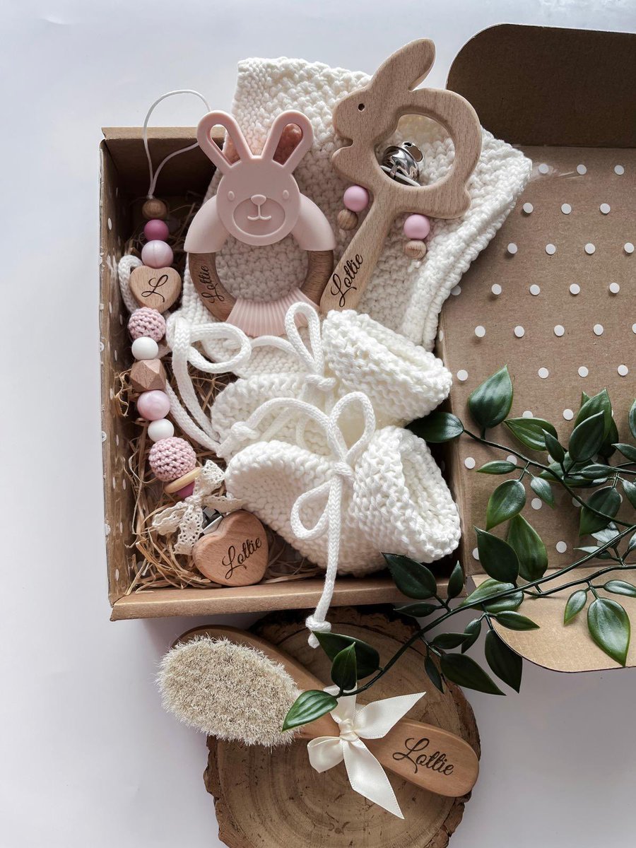 littlebaby_em's tweet photo. Fine out our unique and stylish baby nursery decorations, accessories and gift boxes.

Browse our range and shop today

Save 10% with code WEBSITE10
https://t.co/zSkmZvJ2yx

#babylove #babyshower #mumlife #mumtobe #babygift #babyroom #decor #christening #dummyclips #viralpost2024 https://t.co/CBWrggwmHU