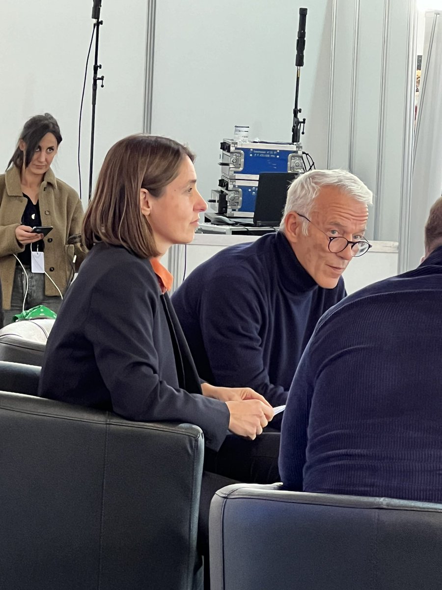 Aller débattre avec <a href="/BinetSophie/">Sophie Binet</a> à la <a href="/FetedelHumanite/">Fête de l'Humanité</a>, c’est la preuve que l’on peut dialoguer, malgré nos divergences, de manière apaisée. C’est comme cela que doit fonctionner la démocratie à laquelle nous sommes tous attachés.