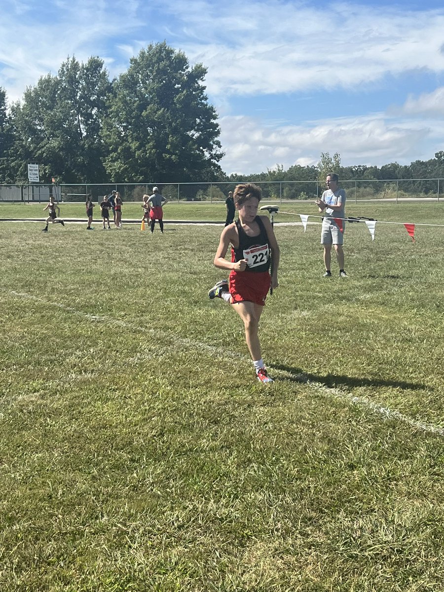 LCtrailblazers's tweet photo. Shoutout to our boys for finishing 3rd as a team! Congrats to Ethan Kraus for his 12th place medal and to Macey Oesch for her second place medal! 🏆
#LContheRISE https://t.co/U4SxVMWpKz