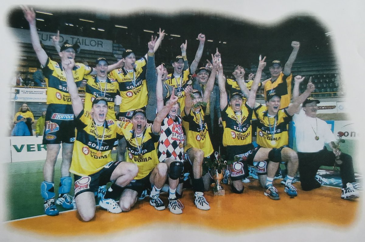 jakodesigns's tweet photo. Kuopion Palloseura - Nike - home/away

looking around for weird references - made a @KuPS1923  shirt based on the 1999 KuPS Volleyball team jersey, and an away shirt based on an amazing home(?) jersey from 1988

#concept #footballshirt #Nike #KuPS https://t.co/dGKVQGkKf9