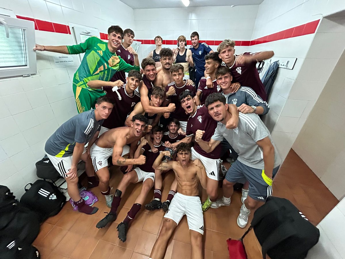 AlbaceteBPSAD's tweet photo. #JuvenilDH ➕3

¡Gran triunfo a domicilio de nuestro tercer equipo! 🦇

Venció (0-1) 🆚 @UBConquense 

#AúpaAlba https://t.co/yhHnQpga4P