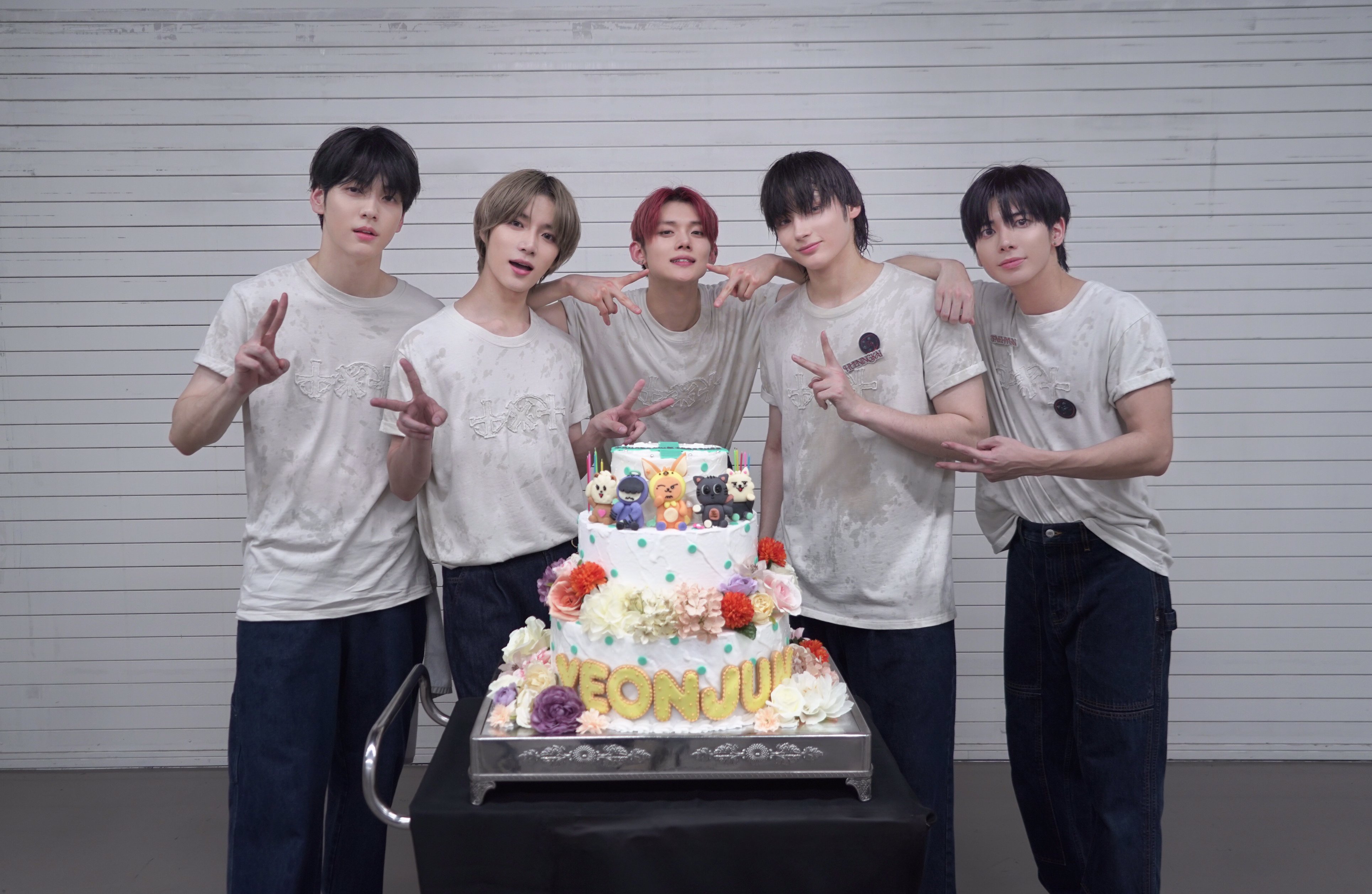 TXT TOMORROW X TOGETHER 公式 誕生日 センイル 記念 グッズ